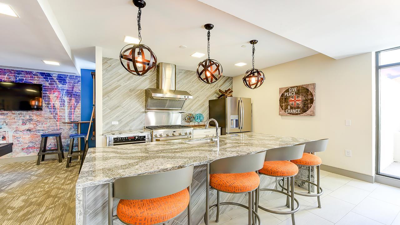 Stay Alfred At Varsity On K Washington Extérieur photo